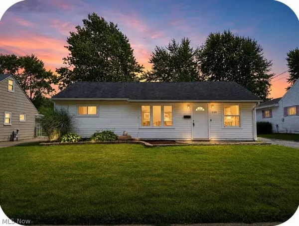 940 Oakwood Drive, Elyria, OH 44035
