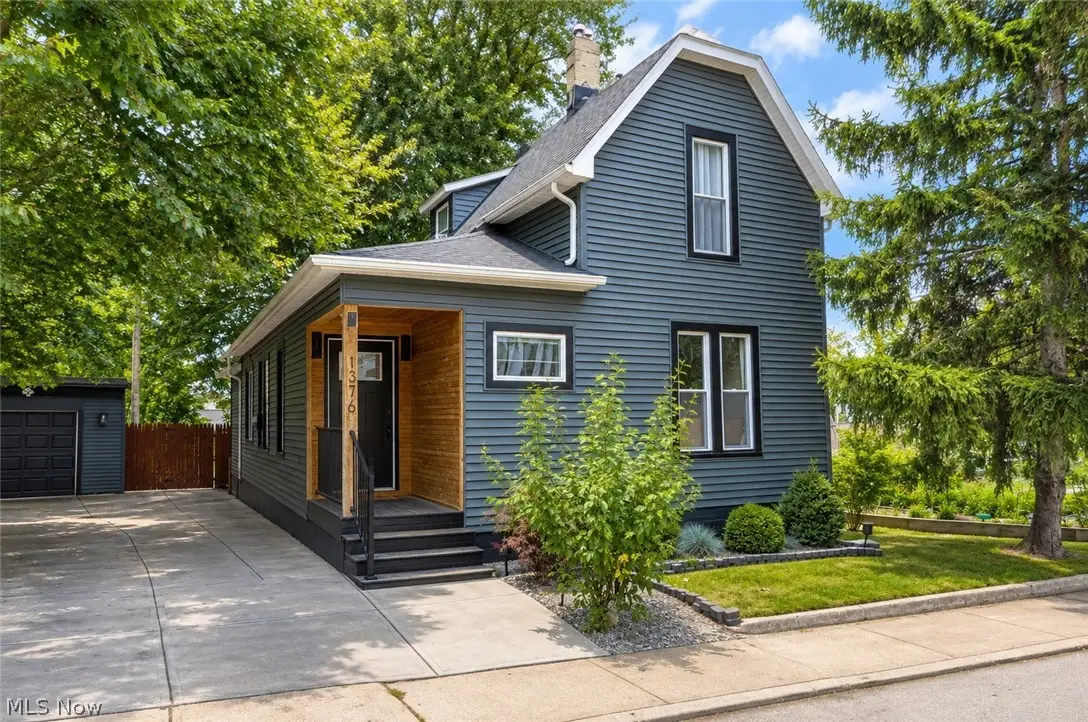 1376 W 74th Street, Cleveland, OH 44102 - #1
