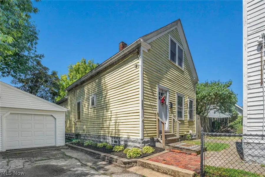 852 Starkweather, Cleveland, OH 44113 - #2