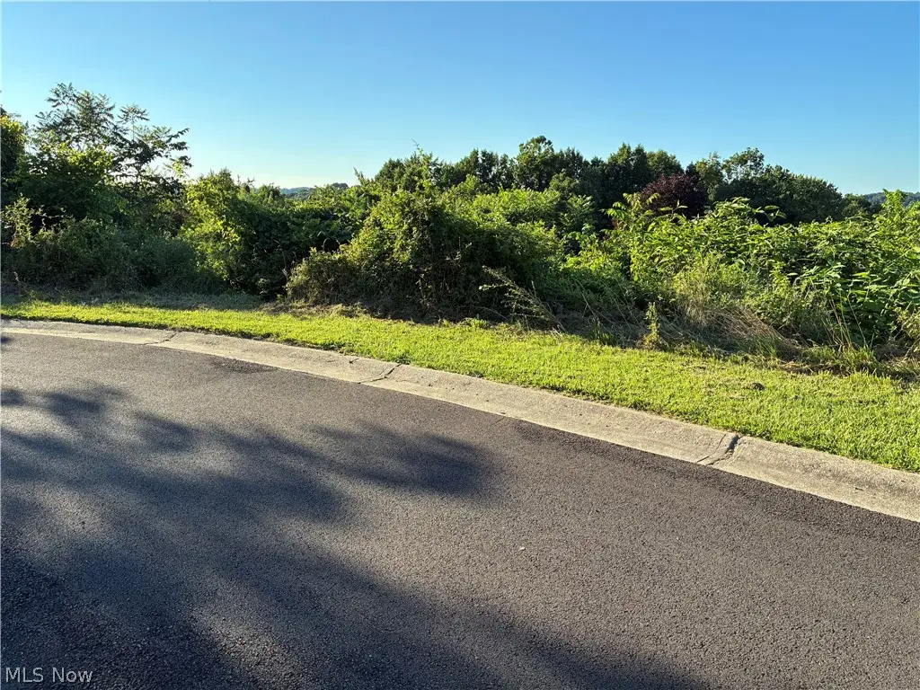 Summit Circle, Weirton, WV 26062 - #1