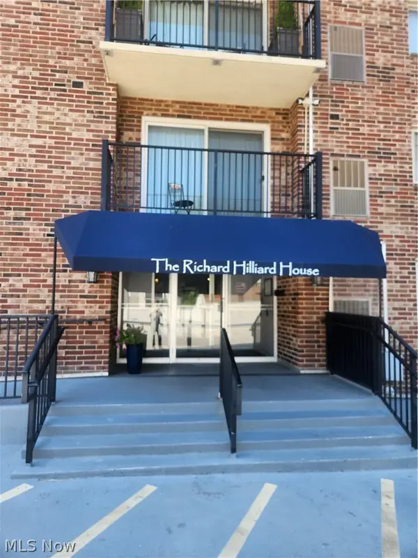 15555 Hilliard Road #405, Lakewood, OH 44107