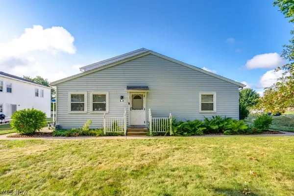 2538 Royal County Down #Apt A, Uniontown, OH 44685