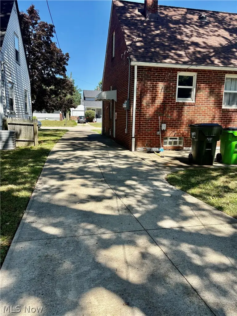 26930 Oriole Avenue, Euclid, OH 44132 - #3