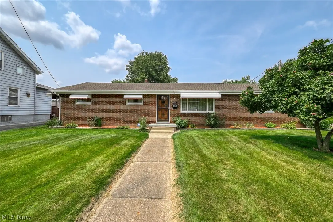 1931 Taft Ne Avenue, Canton, OH 44705 - #1