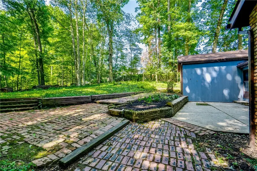 1512 Tiffany Circle, Akron, OH 44313 - #2