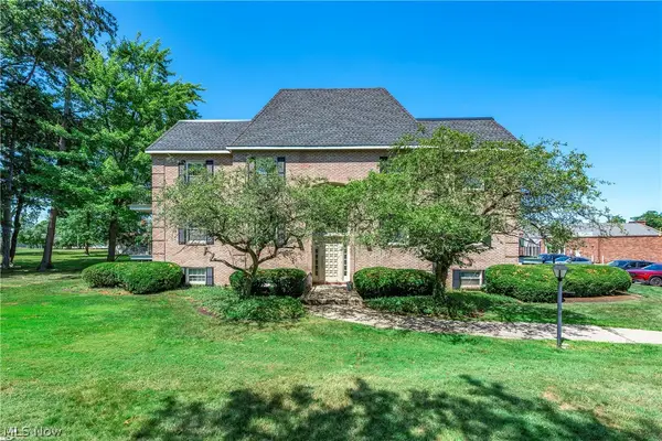 1155 Charter Oak Lane #304, Westlake, OH 44145