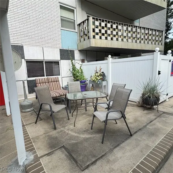 275 N Portage Path, Akron, OH 44303