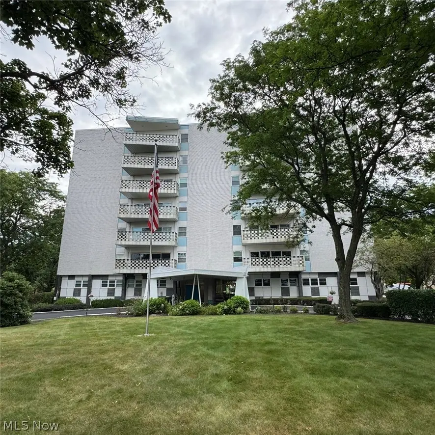 275 N Portage Path, Akron, OH 44303 - #3