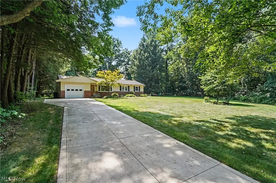 38600 Berkshire Hills Drive, Willoughby Hills, OH 44094 - #3