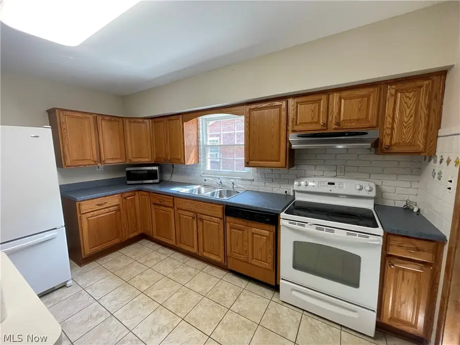 25941 Myrtle Avenue, Olmsted Falls, OH 44138 - #2