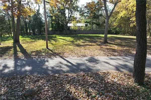 3638-3662 E Rock Cliff Drive, Port Clinton, OH 43452
