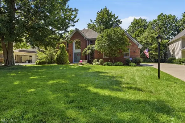 30911 Riviera Lane, Westlake, OH 44145
