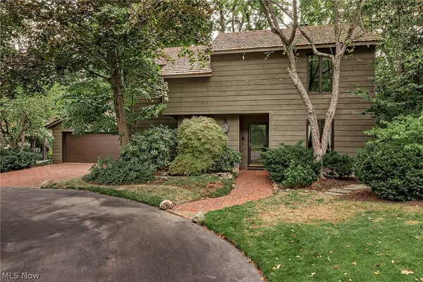 12616 Cedar Road, Cleveland Heights, OH 44106
