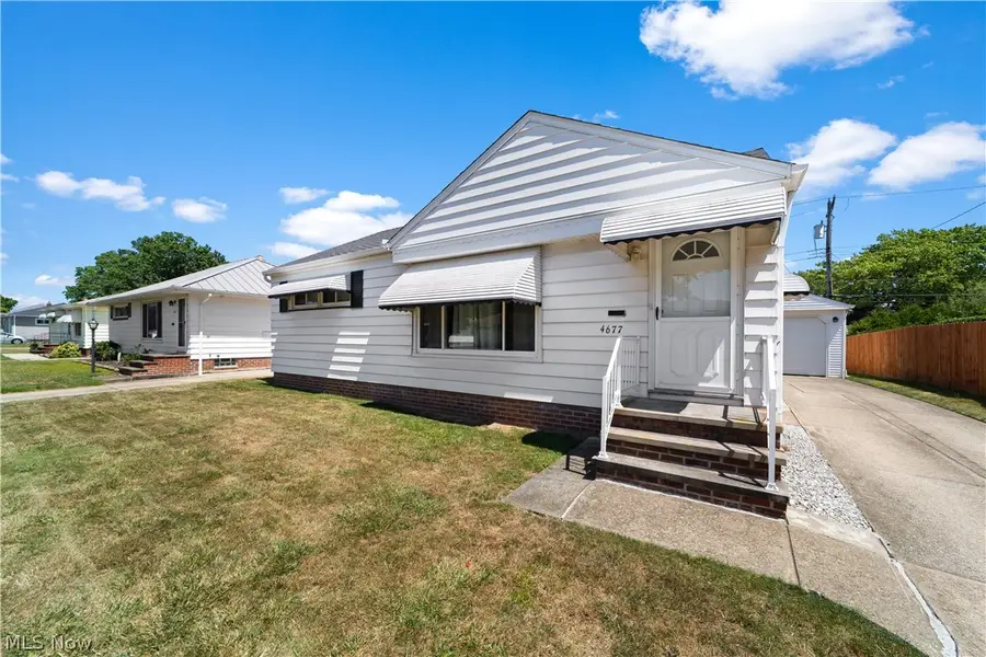 4677 Southwood Drive, Brooklyn, OH 44144 - #2