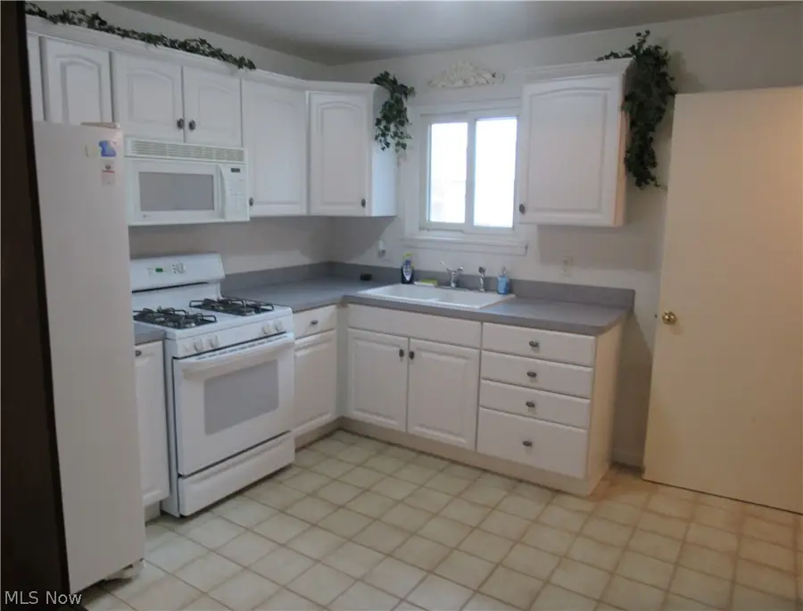 6176 Sylvia Drive, Brook Park, OH 44142 - #2