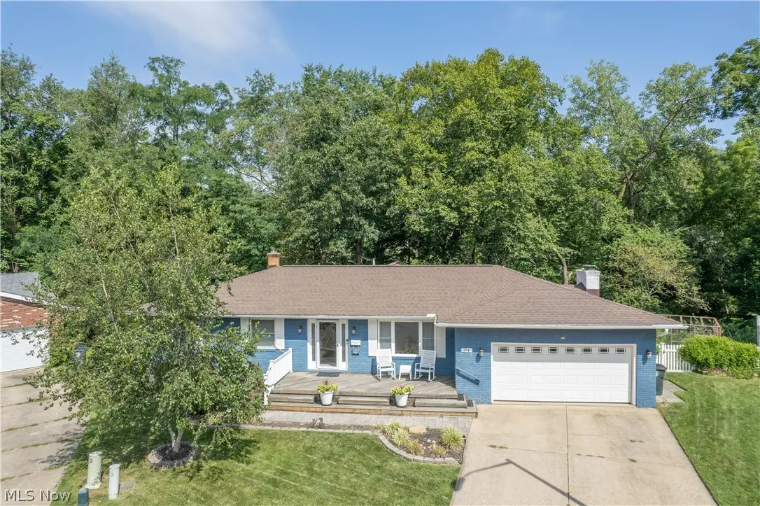 374 Woodlawn Reserve Road, Akron, OH 44305 - #1