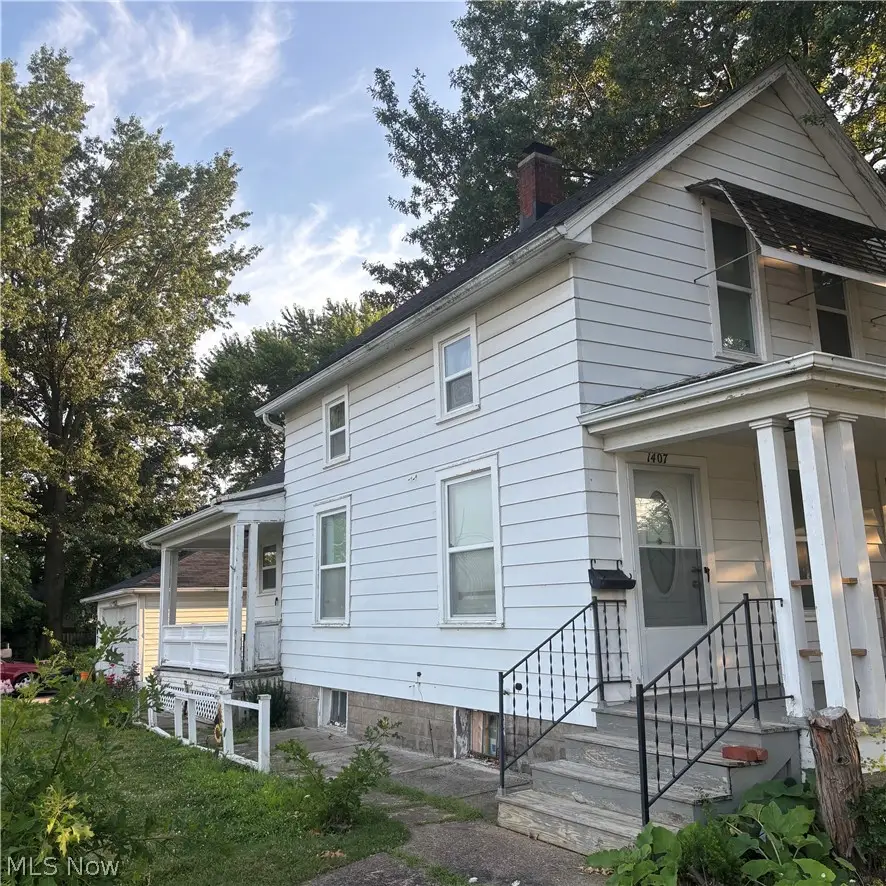 1407 W 22nd Street, Lorain, OH 44052 - #2