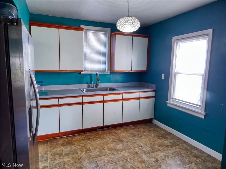 7432 Outlook Avenue, Brooklyn, OH 44144 - #3