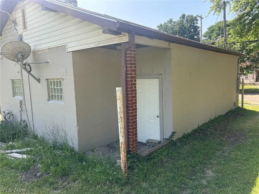 359 Eastland Avenue, Akron, OH 44305 - #3