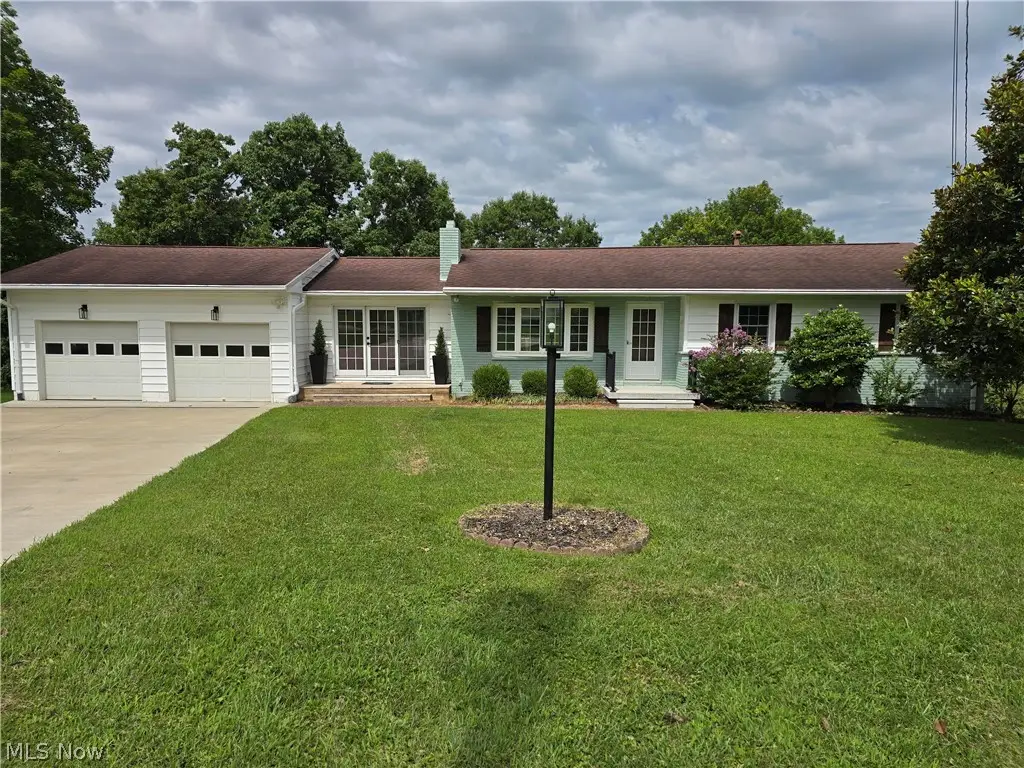 52 Meadow Ln Circle, Parkersburg, WV 26101 - #1