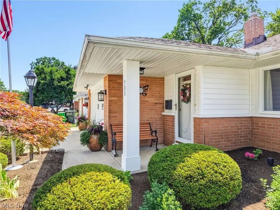 988 Cranbrook Drive, Highland Heights, OH 44143 - #2