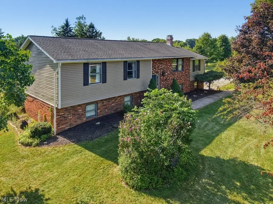 2190 Waterbury Drive, Uniontown, OH 44685 - #2