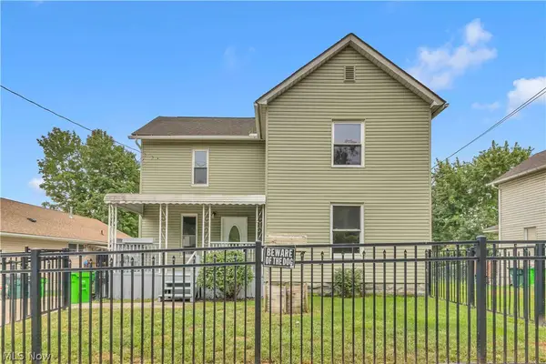 1038 W Hopocan Avenue, Barberton, OH 44203