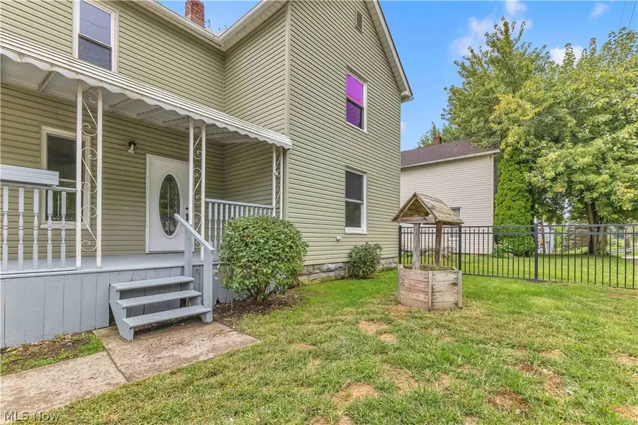1038 W Hopocan Avenue, Barberton, OH 44203 - #3