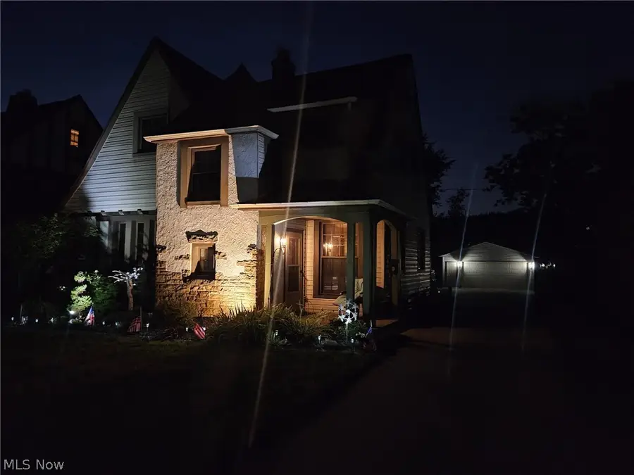 9014 Snow Road, Parma, OH 44130 - #2
