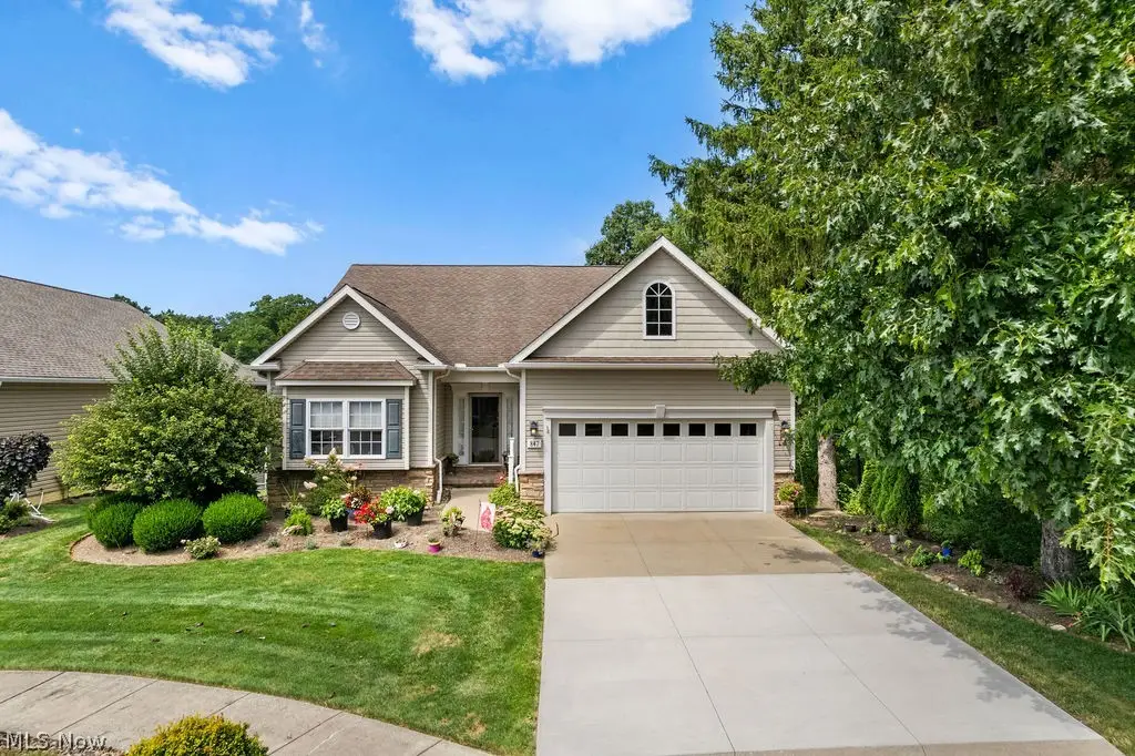 847 Heron Lakes Circle, Cuyahoga Falls, OH 44223 - #1