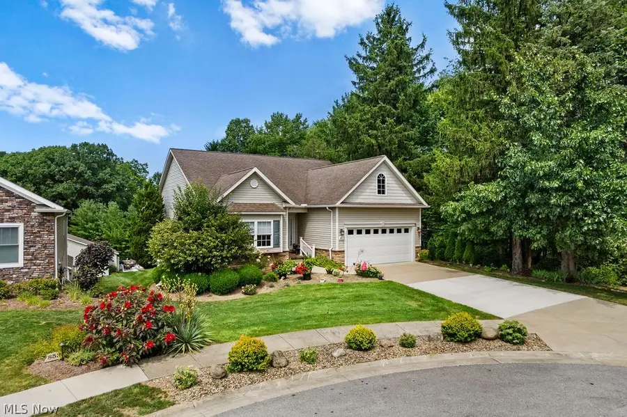 847 Heron Lakes Circle, Cuyahoga Falls, OH 44223 - #3