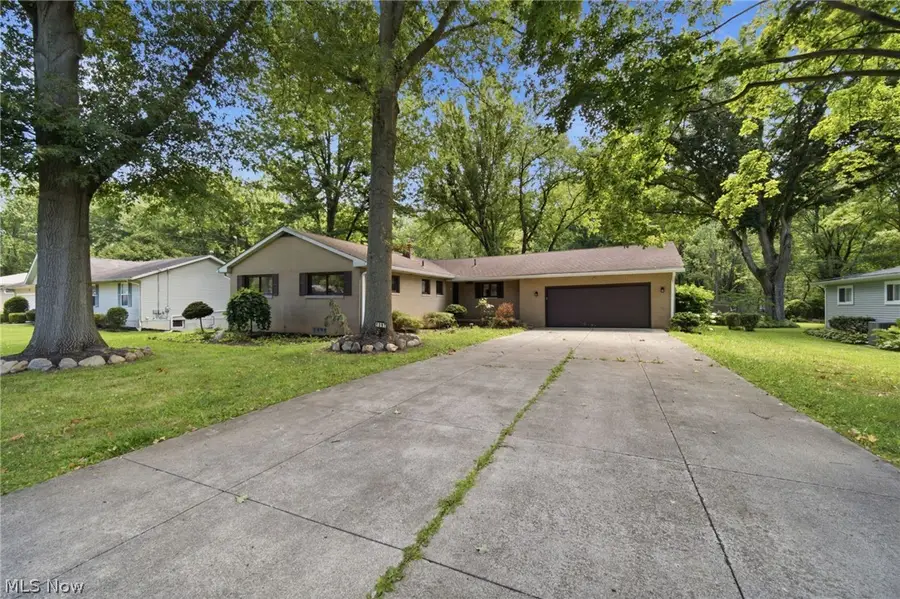 1097 Oak Tree Road, Akron, OH 44320 - #2