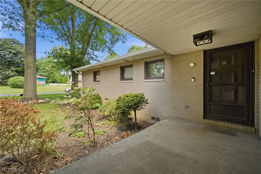 1097 Oak Tree Road, Akron, OH 44320 - #3