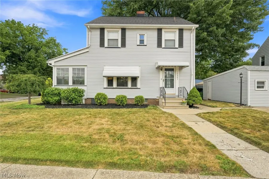 14521 Rainbow Avenue, Cleveland, OH 44111 - #2