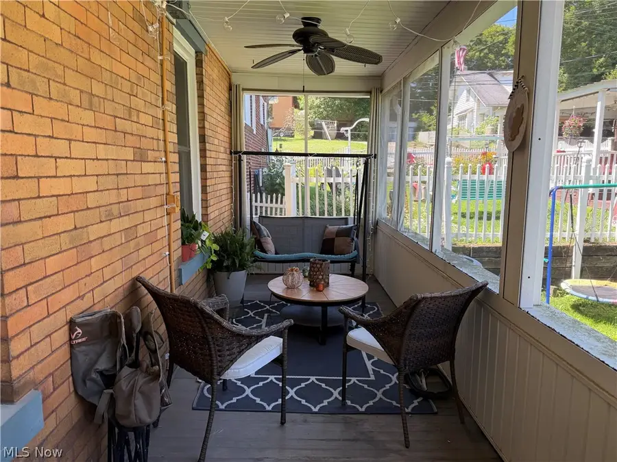 605 Mckinnon Avenue, East Liverpool, OH 43920 - #3