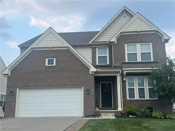 987 Hawkin Lane, Aurora, OH 44202