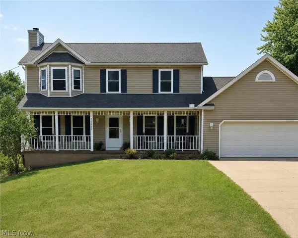 11227 William Penn Ne Avenue, Hartville, OH 44632