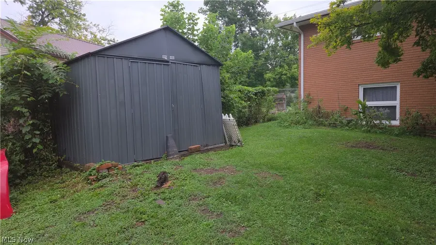 2074 Newark Road, Zanesville, OH 43701 - #3