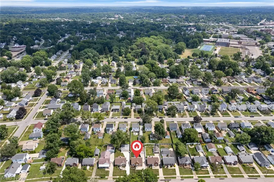 2557 9th Street, Cuyahoga Falls, OH 44221 - #3