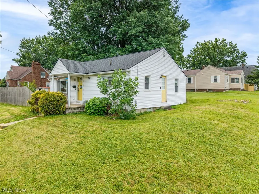 516 Franklin Avenue, Barberton, OH 44203 - #2