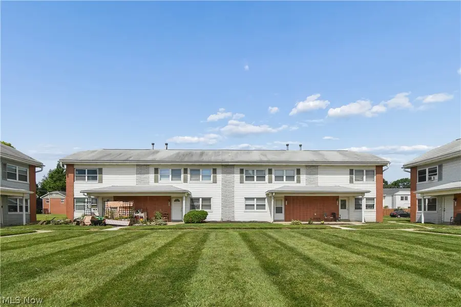 156 Buckeye Circle, Columbus, OH 43217 - #3