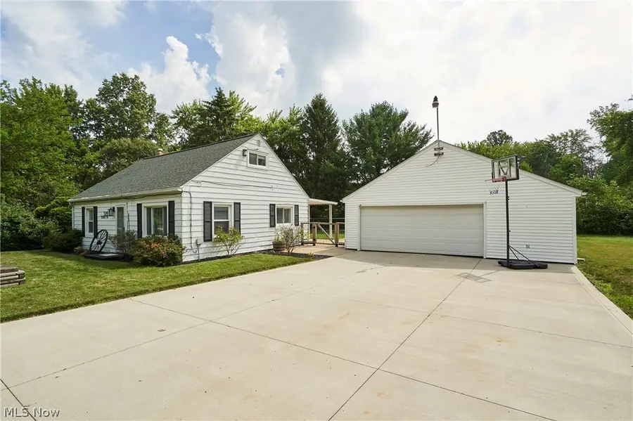 3261 Dewalt Drive, Akron, OH 44312 - #2