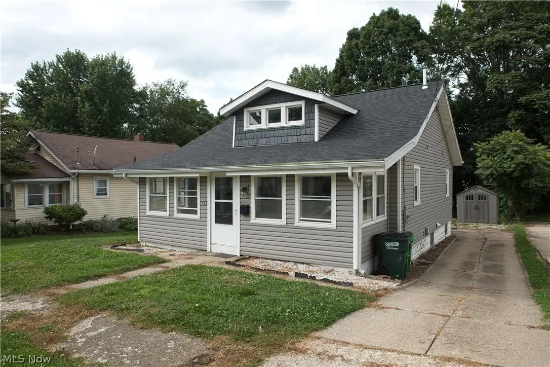 293 E Cassell Avenue, Barberton, OH 44203 - #1
