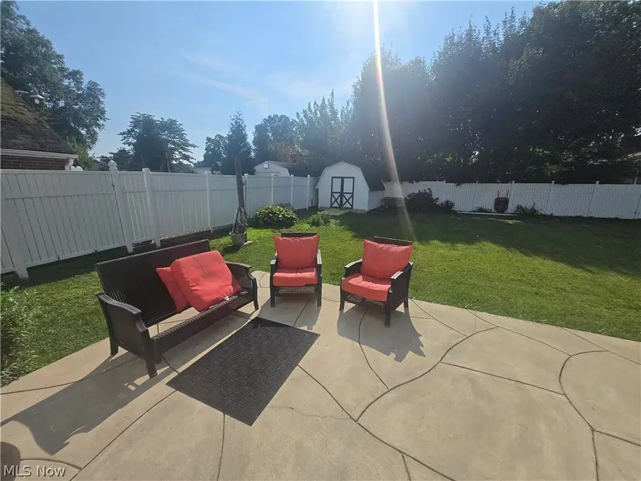909 NE Willard Ne Avenue, Warren, OH 44483 - #3
