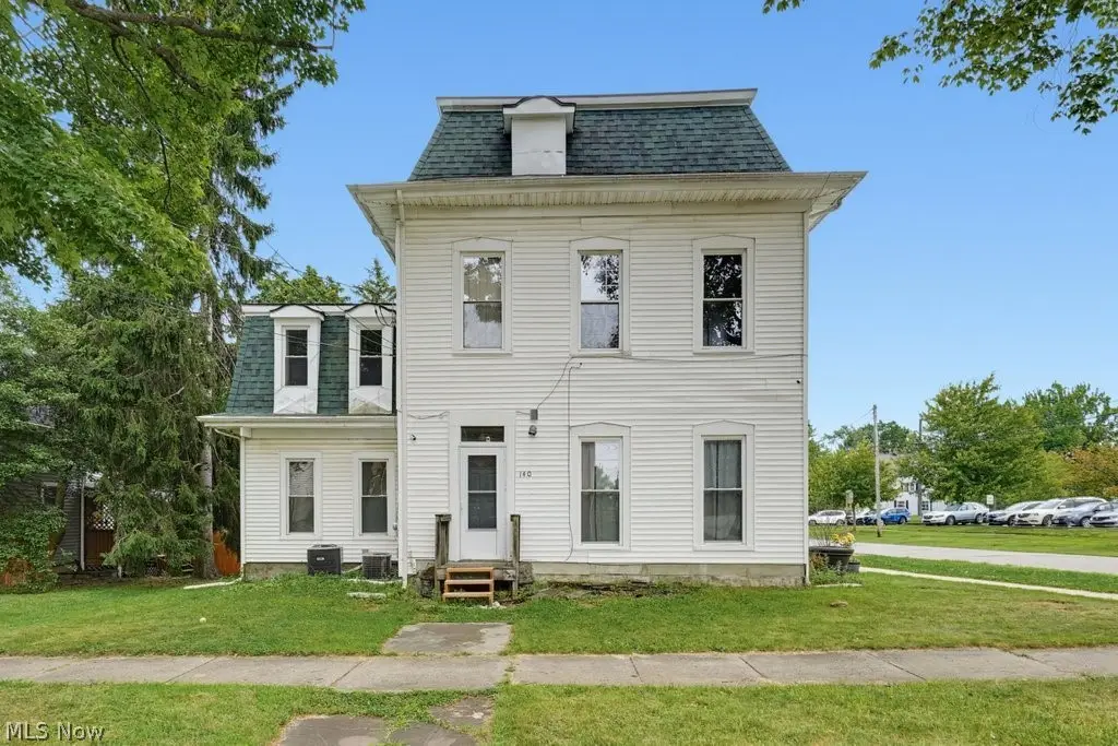 140 N Walnut Street, Ravenna, OH 44266 - #1