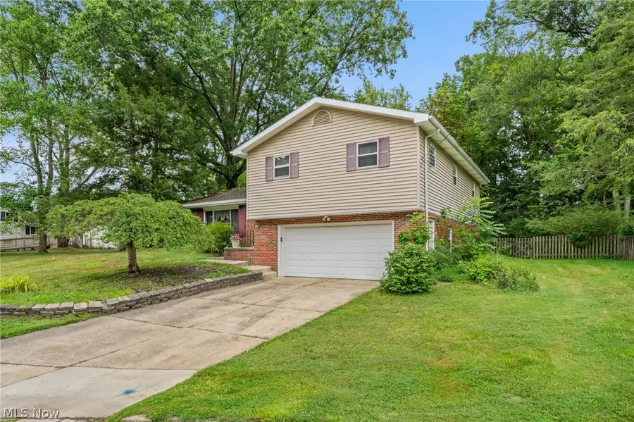 1590 Newcastle Circle, Akron, OH 44313 - #2