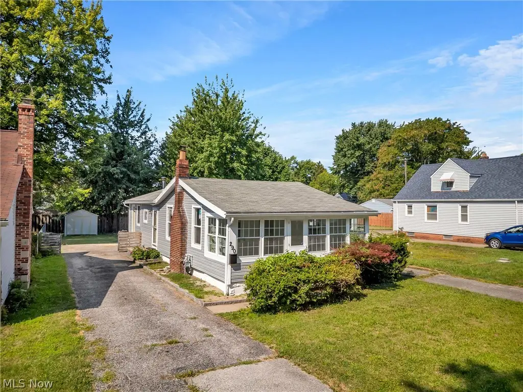 290 E 317th Street, Willowick, OH 44095 - #1