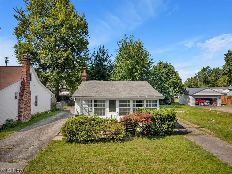 290 E 317th Street, Willowick, OH 44095 - #2