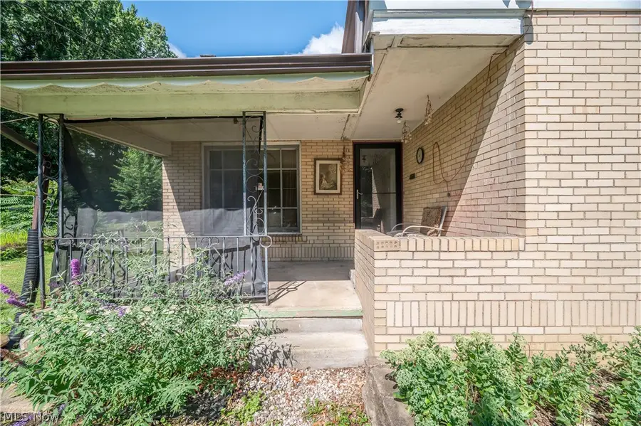 110 S Hazelwood Avenue, Youngstown, OH 44509 - #2
