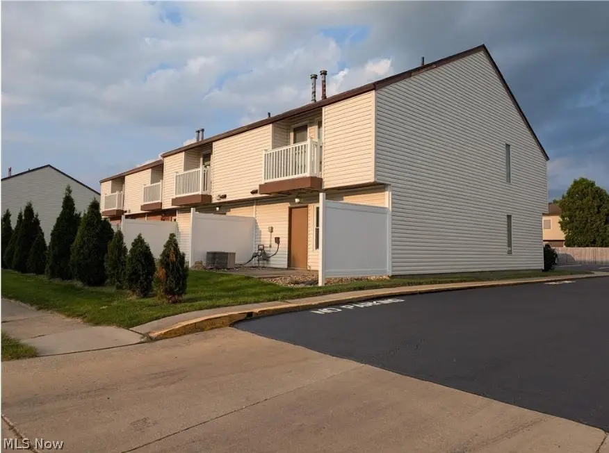 1563 Whitehall Boulevard, Kent, OH 44240 - #2